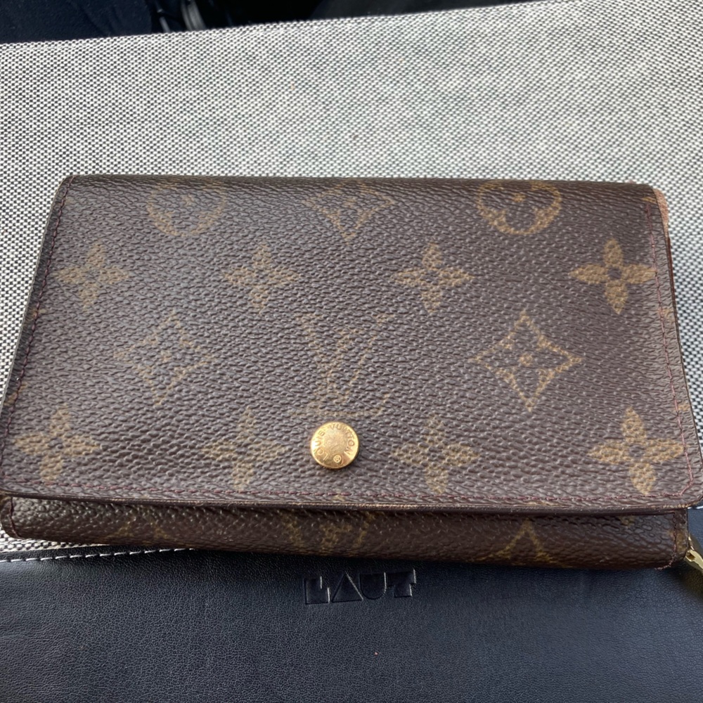 LOUIS VUITTON Porte Monnaie Billets Tresor Bifold Wallet Monogram PRELOVED